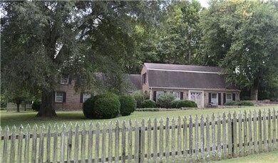Welcome home to  815 Yokley Lane!!