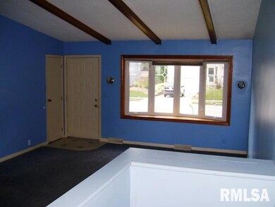 4209 Warren St, Davenport, IA 52806 - photo 3