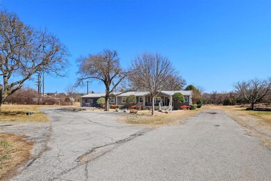 1726 N Main St, Weatherford, TX 76085 - photo 2