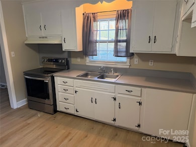 3728 Dresden Dr E, Charlotte, NC 28205 - photo 2