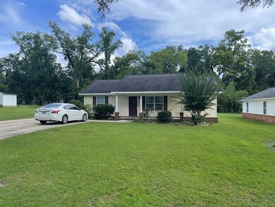 415 Perry St, Bainbridge, GA 39819 - photo 2