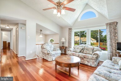 22212 Stablehouse Dr, Sterling, VA 20164 - photo 3