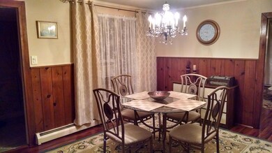 908 16th Dining Room