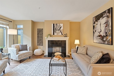 900 Aurora Ave N unit 204, Seattle, WA 98109 - photo 5