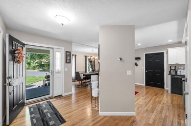 77 Gates Ave, Springfield, MA 01118 - photo 4