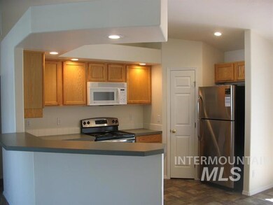 825 W Florida Ave, Nampa, ID 83686 - photo 2