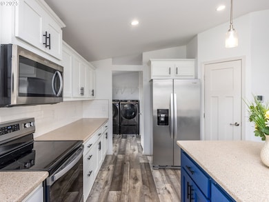 570 N 10th Ave unit 2, Cornelius, OR 97113 - photo 5