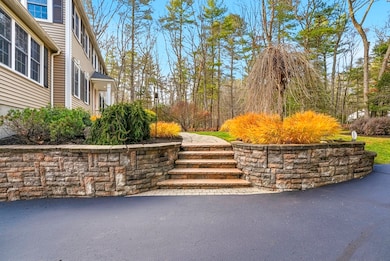 6 Hickory Ln, Upton, MA 01568 - photo 3