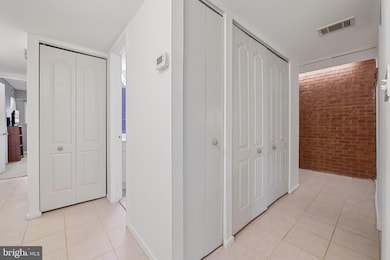 5669 Harpers Farm Rd unit D, Columbia, MD 21044 - photo 3