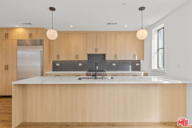 14535 Killion St, Sherman Oaks, CA 91411 - photo 3