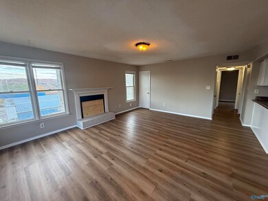 3925 Highridge Dr SW unit A, Huntsville, AL 35802 - photo 2