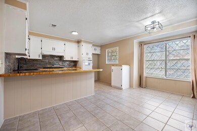 421 Cavite Place, Wake Village, TX 75501 - photo 4