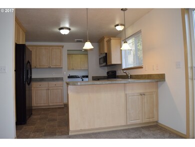 1930 Augusta St, Eugene, OR 97403 - photo 4