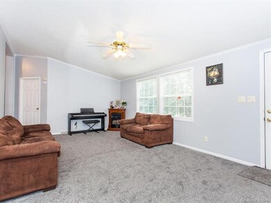 125 Wilde Brook Dr, Asheville, NC 28806 - photo 4