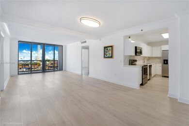 401 BLU unit 613, Miami Beach, FL 33141 - photo 2