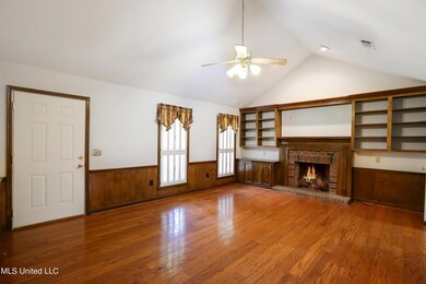 126 Lake Dockery Dr - BB - 2
