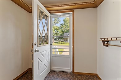 402 N Clark St, Nappanee, IN 46550 - photo 6