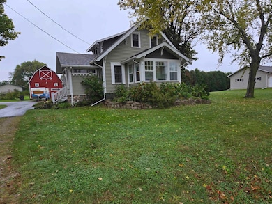 1028 5th St SE, Cresco, IA 52136 - photo 2