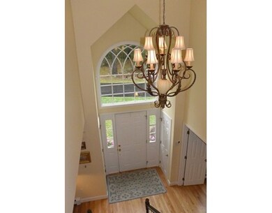 18 Tubwreck Dr, Medfield, MA 02052 - photo 2