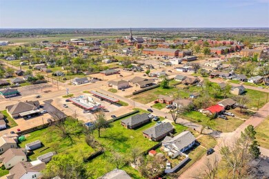 409 W Franklin St, Shawnee, OK 74804 - photo 5