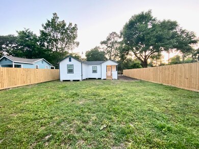 6806 Bunche Dr, Houston, TX 77091 - photo 5