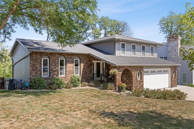 5016 Broadlawn Dr SE, Cedar Rapids, IA 52403 - photo 2