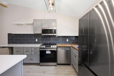 5214 Stacy St unit 22, West Palm Beach, FL 33417 - photo 2