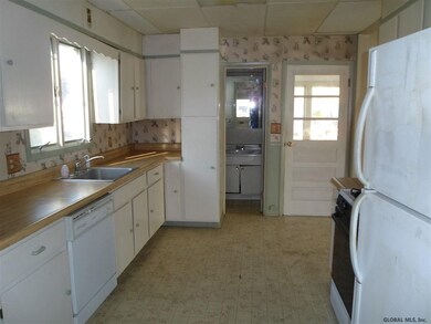 65 Cuthbert St, Schenectady, NY 12302 - photo 7