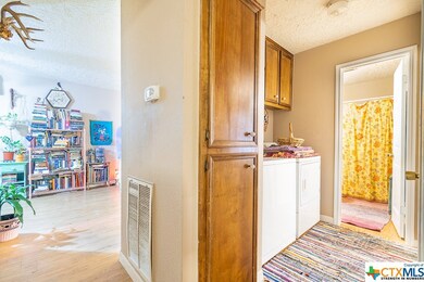 1103 Hillyer St unit A&B, San Marcos, TX 78666 - photo 7