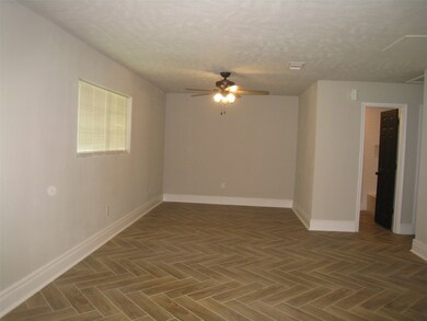 918 Pilot Point Dr, Houston, TX 77038 - photo 7