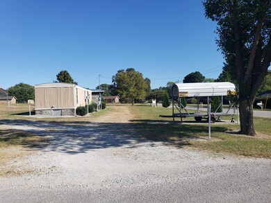 332 Hendrixson Dr, Manchester, TN 37355 - photo 5