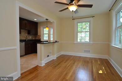 8649 Oak Rd, Parkville, MD 21234 - photo 6