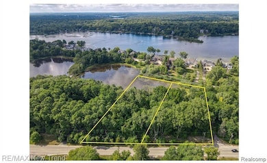 6140 Pontiac Trail, West Bloomfield Township, MI 48323 - photo 3