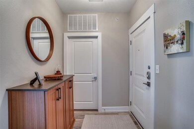 5718 Mccommas Blvd unit 301, Dallas, TX 75206 - photo 3