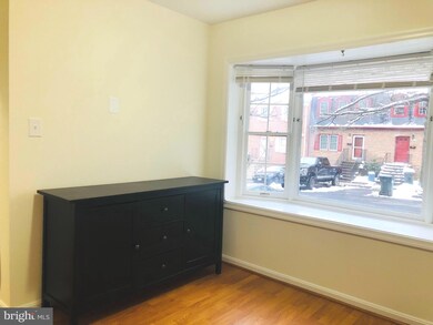 9599 Blake Park Ct, Fairfax, VA 22031 - photo 7