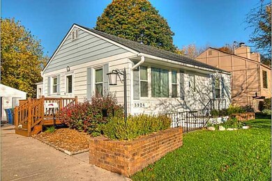 3924 40th St, Des Moines, IA 50310 - photo 2