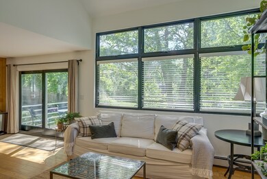 19 Johnson St unit 2, Newburyport, MA 01950 - photo 5