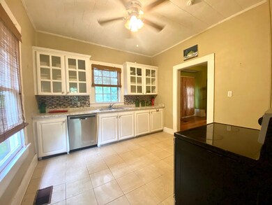 711 Northwest Ave, McComb, MS 39648 - photo 7