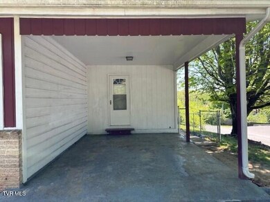 2000 E Unaka Ave, Johnson City, TN 37601 - photo 5