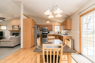 72 24th Ave SW, Cedar Rapids, IA 52404 - photo 7