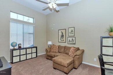 40930 N Lambert Trail-large-007-025-Livi