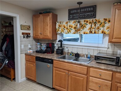 13 Howard St, Smithfield, RI 02917 - photo 7