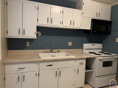 3129 SW Grand Ct, Topeka, KS 66614 - photo 7