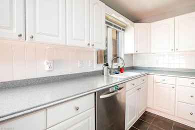 1108 Gatehouse Rd, High Point, NC 27262 - photo 6