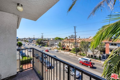 14804 Magnolia Blvd unit 12, Sherman Oaks, CA 91403 - photo 5