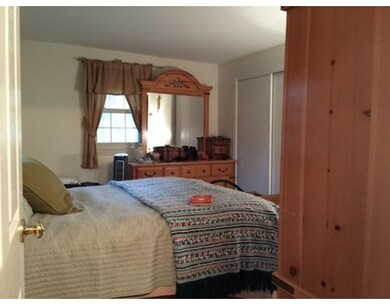 124 Bumble Bee Cir, Shrewsbury, MA 01545 - photo 6