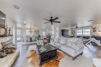 135 Shoreline Cir, Weatherford, TX 76088 - photo 2