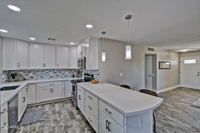 10706 W Pineaire Dr unit 35A, Sun City, AZ 85351 - photo 6