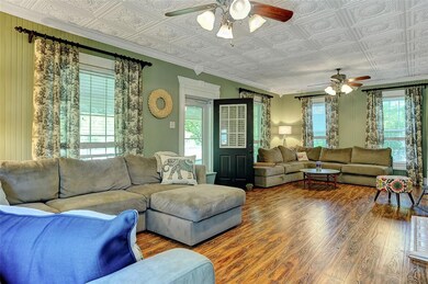 1305 S Crockett St, Sherman, TX 75090 - photo 6