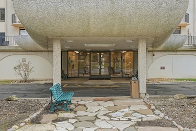 Brookwood on the Greens unit 1107, Wood Dale, IL 60191 - photo 5